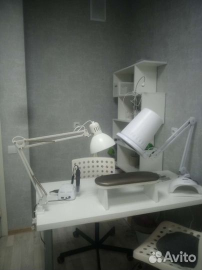 Сдам рабочее место мастеру по маникюру