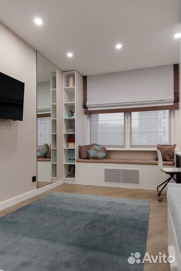 Мягкая зона со стеллажом