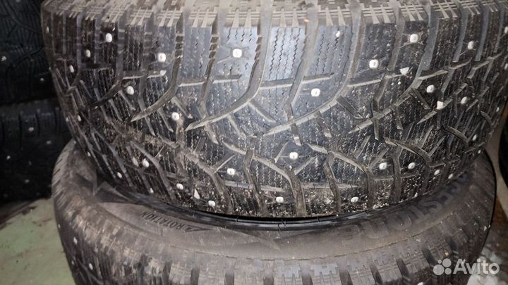 Bridgestone Blizzak Spike-02 225/55 R17 97T