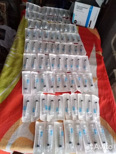Немецкие шприцы и иглы (88+7 шприцов, и 90 игл)