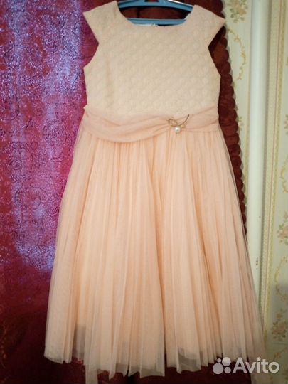 Нарядное платье для девочки.пышное