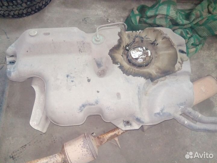 Бензобак Renault Logan 1,6