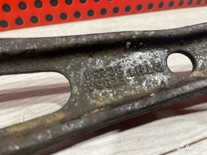 Рычаг подвески передний правый Land Rover Range