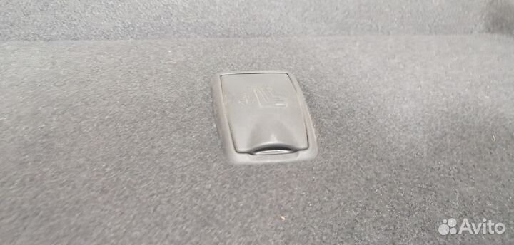 Полка Avensis II 2003-2008