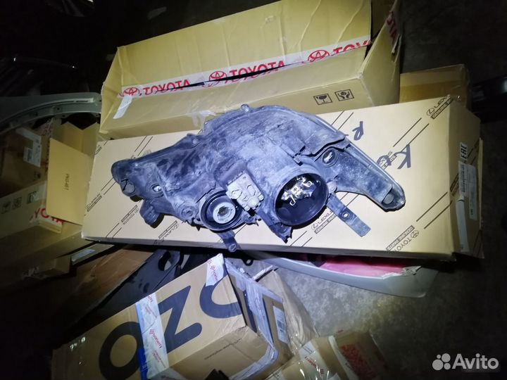 Фара левая Toyota Camry 50 11-15г