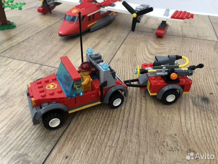 Lego City Пожарный самолет и Пожарный внедорожник