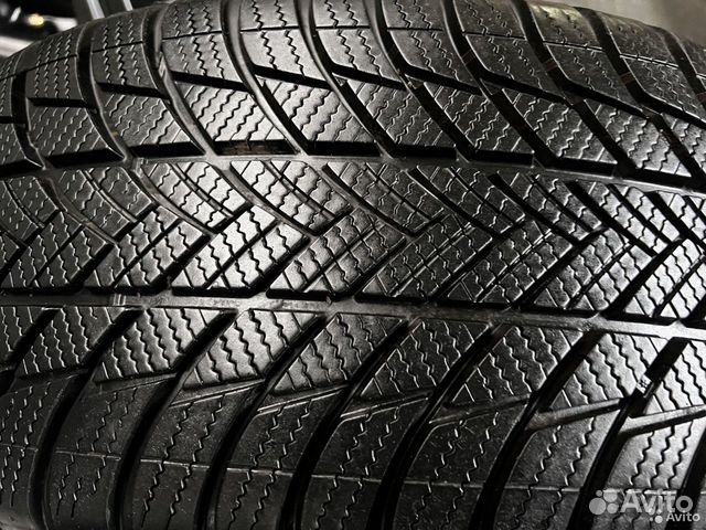 Bridgestone Blizzak LM-001 Evo 225/55 R18