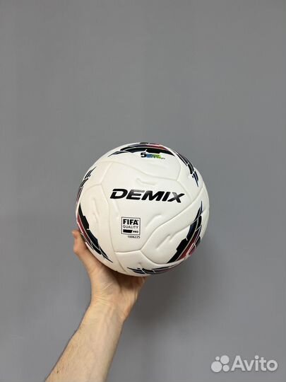 Футбольный мяч