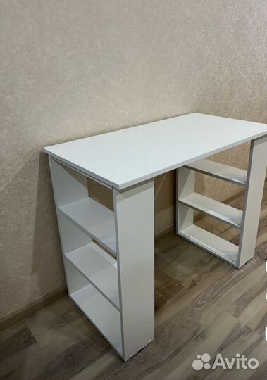 Письменный стол