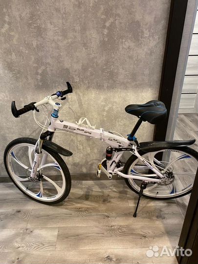 Велосипед на литых дисках, складной