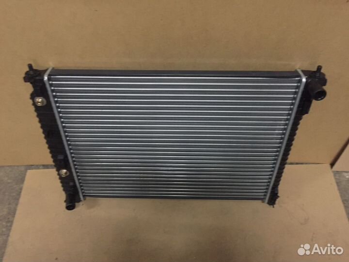 Опель Антара Opel Antara 2012 радиатор охлаждения