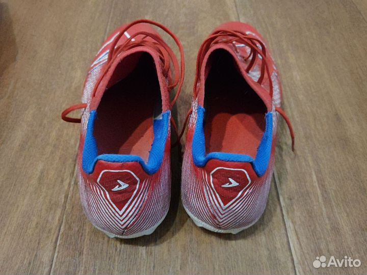 Футбольные бутсы demix