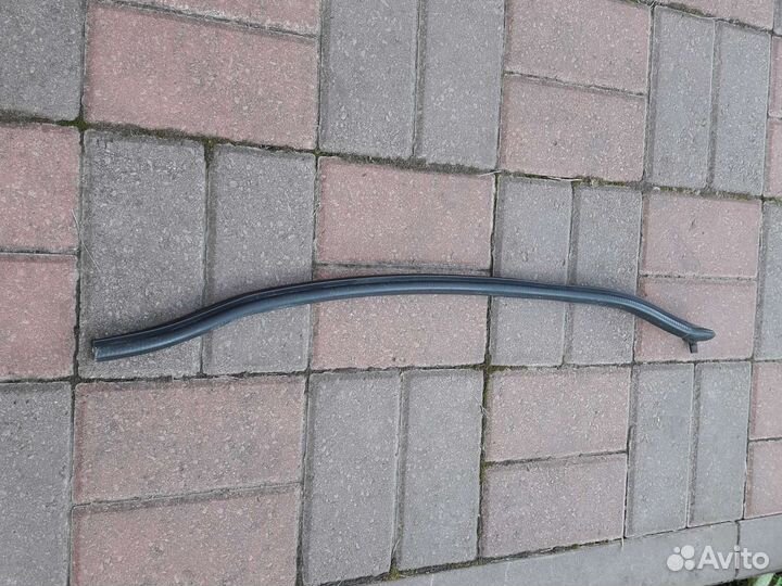 Уплотнитель передний правый Volkswagen touareg gp