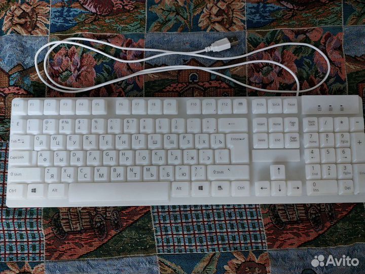 Белая клавиатура