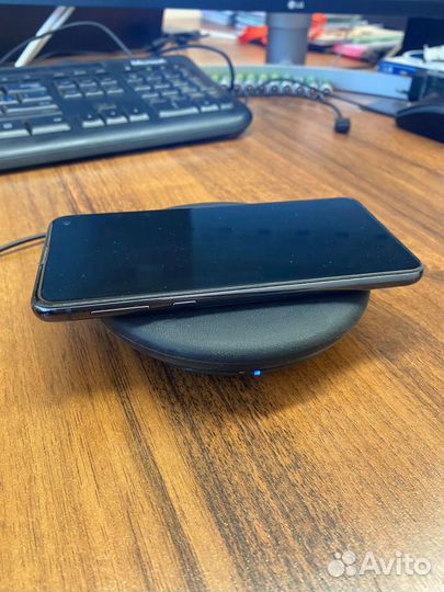 Беспроводное зарядное устройство Samsung PG950