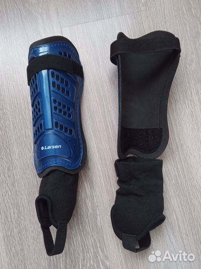 Щитки футбольные Larsen L