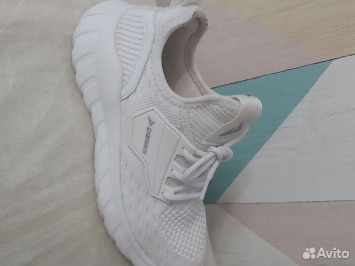 Кроссовки для девочки demix 32 р