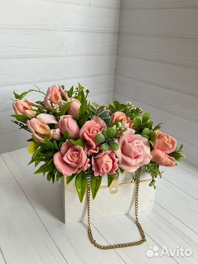 Букет из роз и орхидей