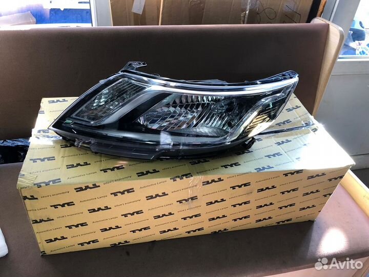 Фара на KIA RIO 921014X000