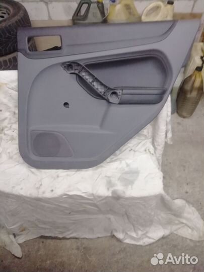 Обшивка+стеклоподьемник фокус2