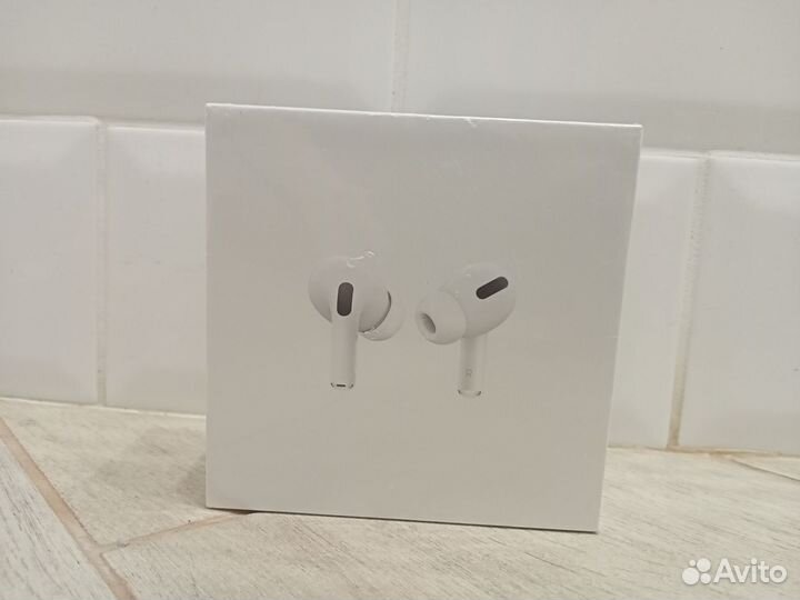 AirPods Luxe