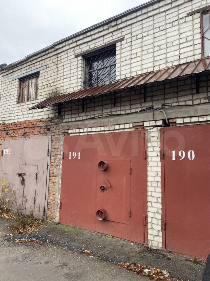 Гараж, > 30 м²