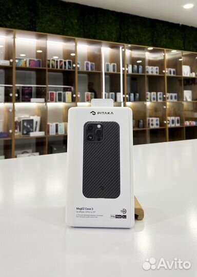 Чехол Pitaka на iPhone 14 Pro