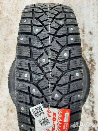 Bridgestone Blizzak Spike-02 235/40 R18 112