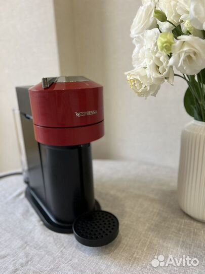 Кофемашина Nespresso vertuo next GCV1