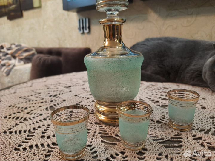 Графин и поднос