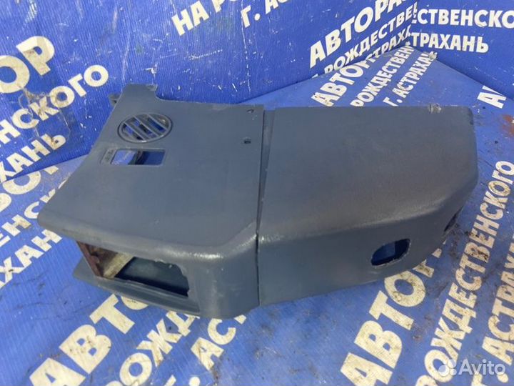 Накладка торпеды. Isuzu Elf грузовой 4BE1 1996