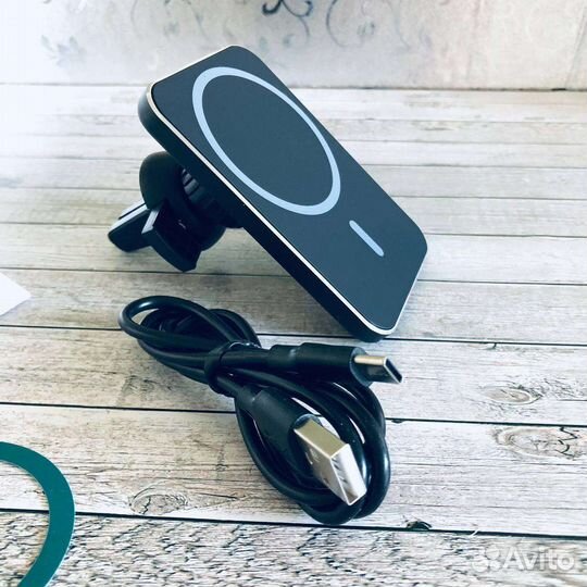 Автомобильная беспроводная зарядка и держатель