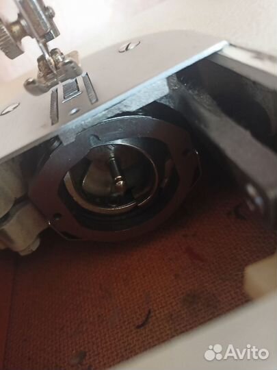 Швейная машина Чайка 134