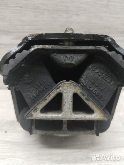 Подушка двигателя Mercedes Sprinter 906 OM651 2013