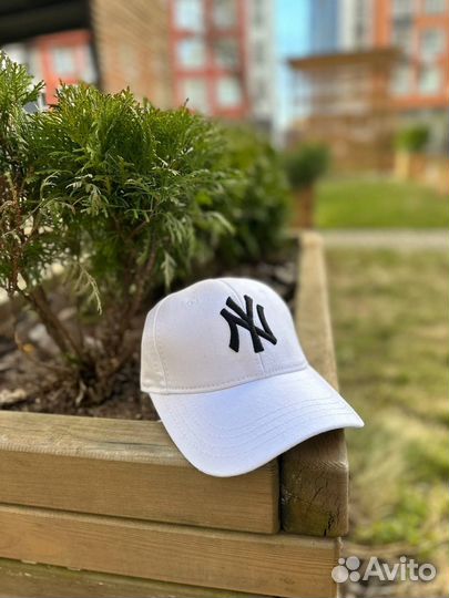Бейсболка белая new