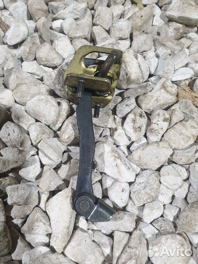 Ограничитель двери Volvo XC90 Вольво