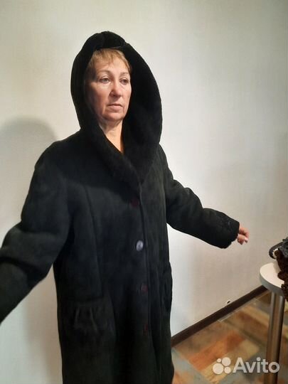 Дубленка натуральная женская с капюшоном