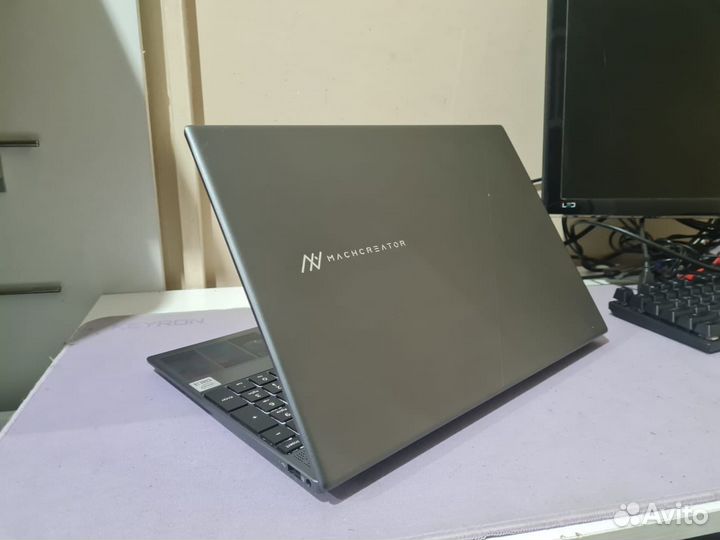 Новый ноутбук Machcreator i3 8gb SSD на гарантии