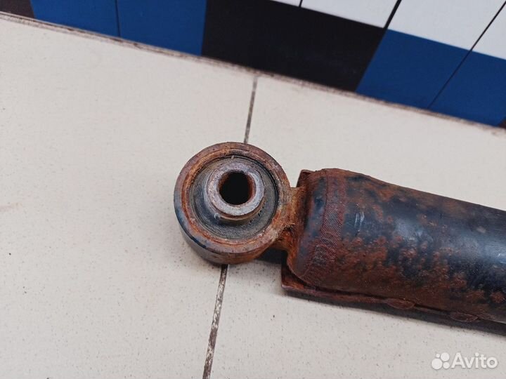 Амортизатор задний RAV 4 2013