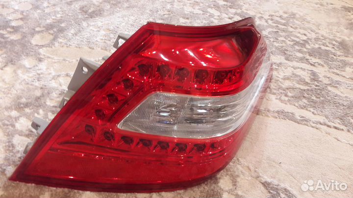 Фара Hissan Teana 2008-2012