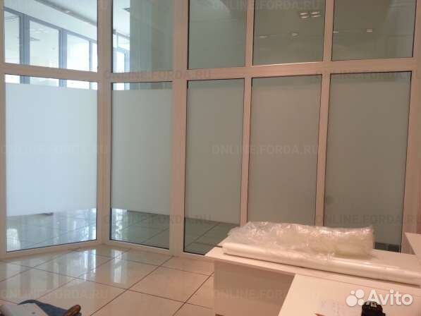 Белая пленка самоклеящаяся на стекло