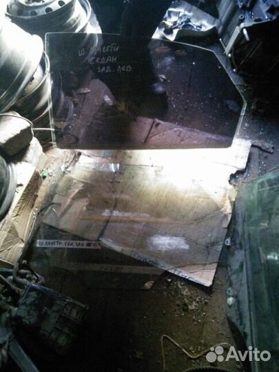 Стекло заднее левое шевроле лачети