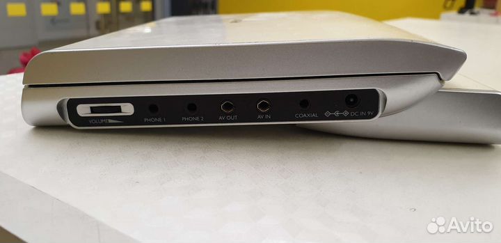 Портативный видеопроигрыватель