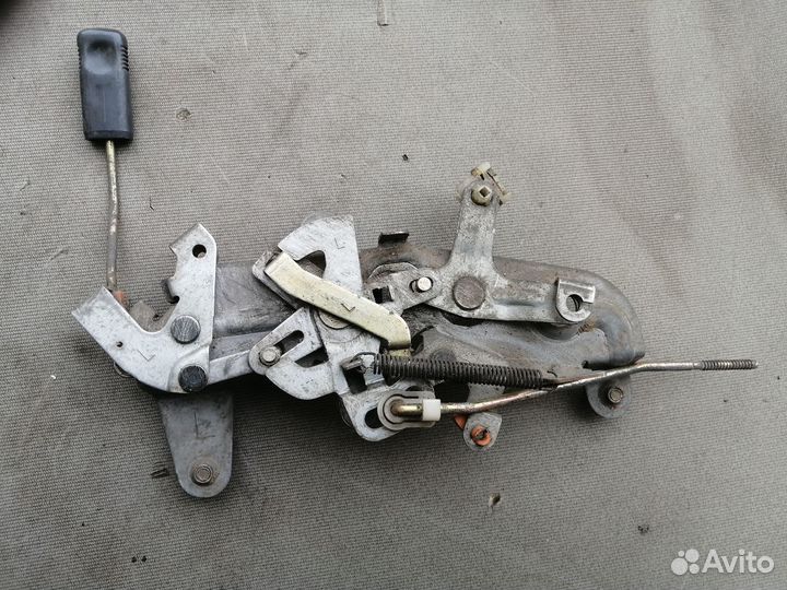 Замок сдвижной двери левой для Mitsubishi RVR 1