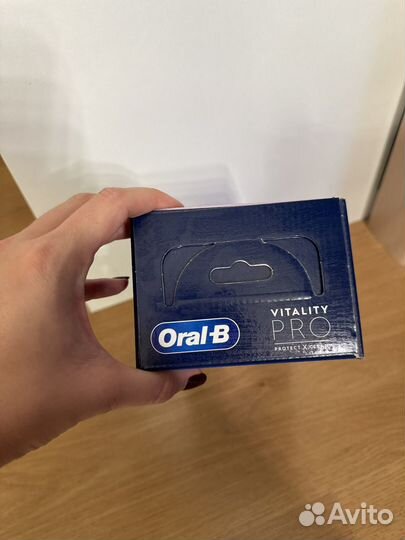 Зубная щетка Oral-B Vitality Pro Protect X Clean