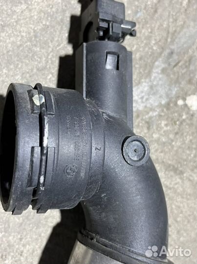 Фланец радиатора + датчик температуры BMW E90