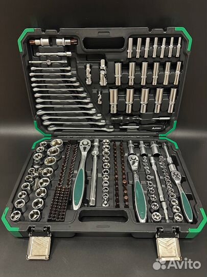 Набор инструментов для автомобиля