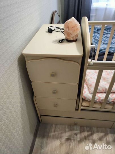 Детская кровать с маятником и комодом трансформер