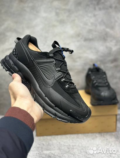 Кроссовки Nike Air Zoom Vomero 5