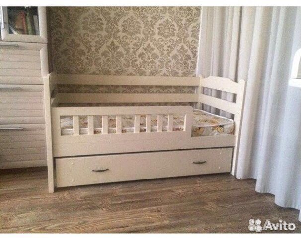 Детская кровать из массива сосны 